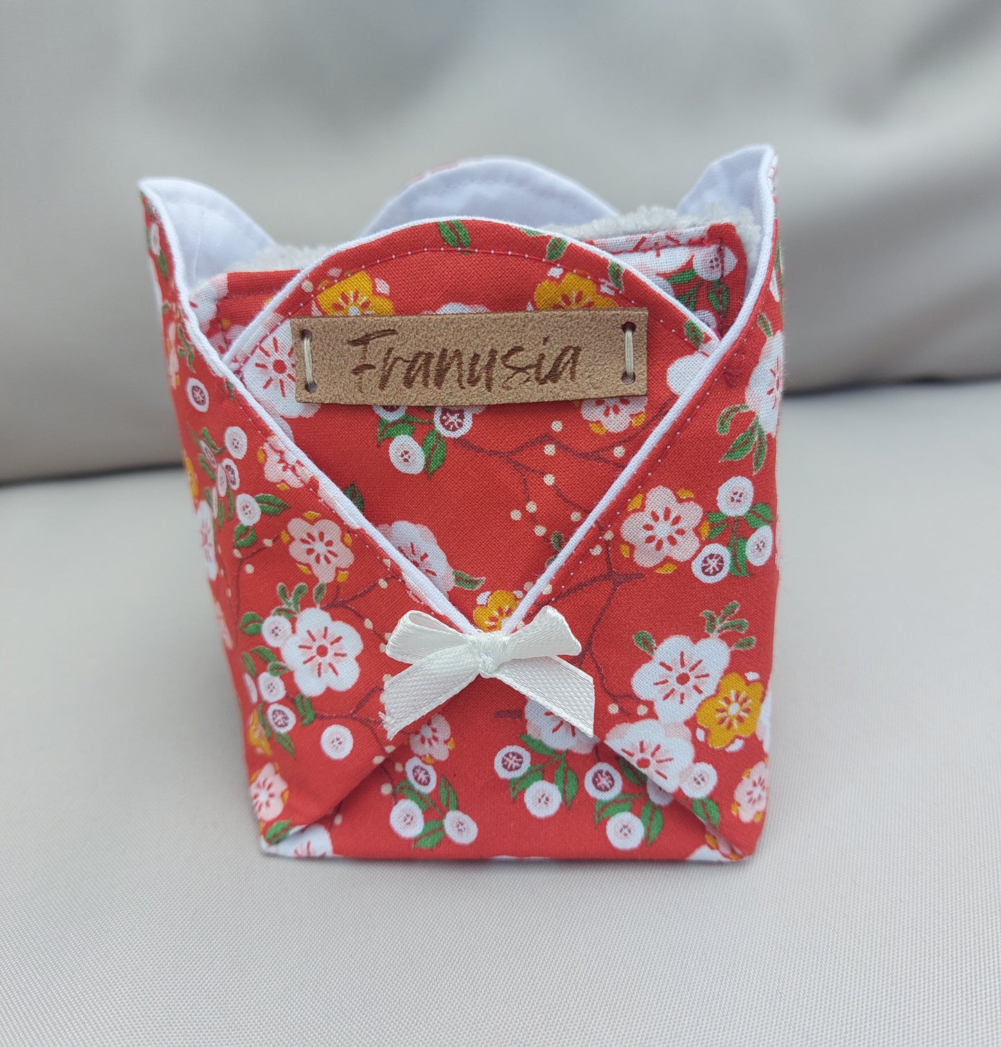 Panière avec ses 10 lingettes